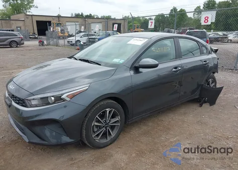 2024 Kia Forte Lxs z USA, uszkodzony, nr VIN 3KPF24AD9RE830185